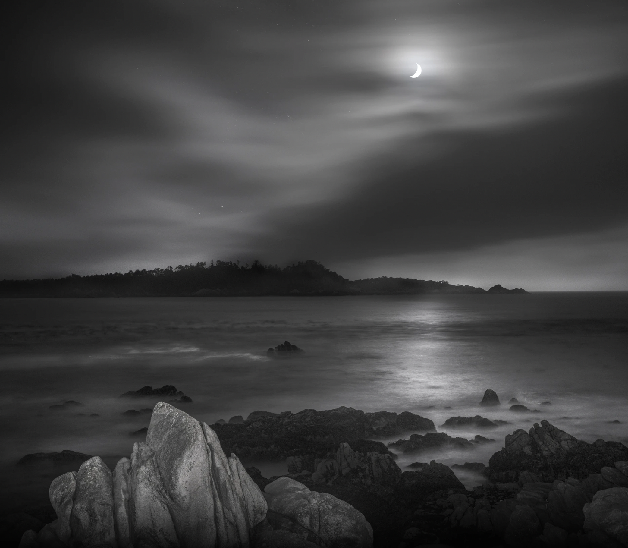 bw image of a moonrise Photo taken my Manny Espinoza